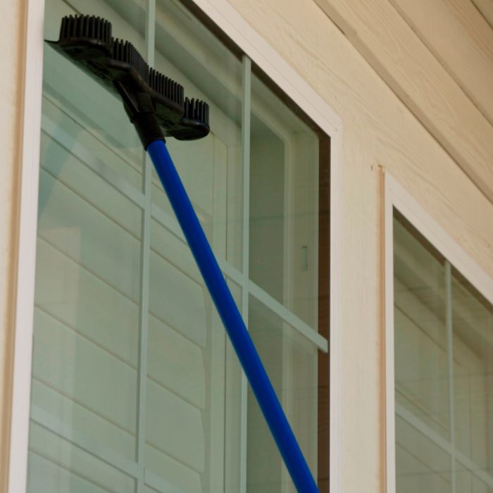 STARLYF BROOM with bristles made of natural rubber