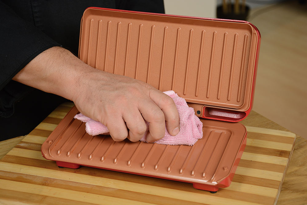 NO FAT GRILL - HYGIENIC GRILL WITH NON-STICK COATING NO FAT GRILL - HYGIENIC GRILL WITH NON-STICK COATING